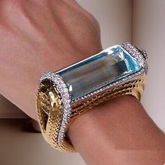 Main Stone : Aquamarine. Item : Bracelet. Pictures have been enlarged to show details . Bracelet Pictures, David Webb, Silver Bangle Bracelet, Sterling Silver Bangle Bracelets, Dope Jewelry, Sterling Silver Bangle, Precious Jewels, Jewelry Lookbook, Silver Bangle Bracelets