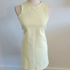 H&M Brand Women’s Casual Summer Shift Mini Dress. Pale Pastel Yellow Color. Back Exposed Zipper Size 12 With A Pit To Pit 17" And Length Of 34 Runs Small Please Size Up. This Is Probably Better For A Medium Size Or 8/10 New Without Tags Fitted Sleeveless Mini Dress For Daywear, Casual Sleeveless H&m Tank Top, H&m Casual Sleeveless Tank Top, Casual H&m Sleeveless Tank Top, Spring Daywear Sleeveless Mini Dress, Spring Mini Sleeveless Dress For Daywear, Fitted Sleeveless Pleated Dress For Daywear, H&m Sleeveless Tank Top For Spring, Chic Sleeveless H&m Tank Top