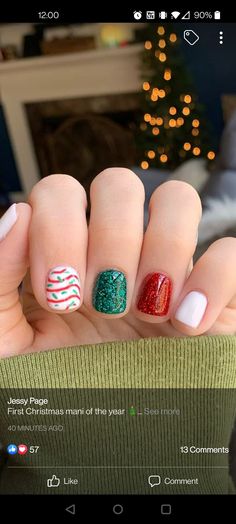 Christmas Picture Nails, Pretty And Simple Nails, Little Debbie Nails, Christmas Gel Nails For Kids, Easy Christmas Toe Nail Designs, Kids Nail Polish Ideas, Kids Christmas Nail Ideas, Christmas Mani Pedi Combos, Little Debbie Christmas Tree Nails