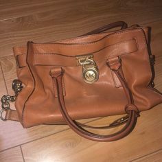 Brown Michael Kors Handbag With Strap. Great Quality, Gently Used Michael Kors Handbag, Bags Michael Kors, Michael Kors Hamilton, Handbags Michael Kors, Michael Kors Bag, Brown Gold, Shoulder Bags, Top Handle Bag, Michael Kors