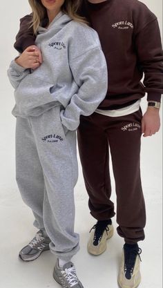 Sweatsuit Clothing Brand, Sweat Set Design, Men’s Sweatsuit Outfit, Sweat Set Photoshoot, Crewneck Photoshoot Ideas, Brown Sweatsuit Outfit, Lounge Wear Photoshoot Ideas