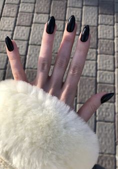 Almond Acrylic Nails Matte, Black Acrylic Nails Almond, Black Matte Nails, Acrylic Nails Almond, Trendy Nail Polish, Almond Acrylic