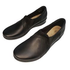 Clark's Hope Tailor Leather Slip On Shoes Black Women's 10 M Nwot Leather Slip On Shoes, Womens Clarks, Clarks Shoes, Leather Slip Ons, Shoes Black, On Shoes, Slip On Shoes, Flat Shoes Women, Loafer Flats