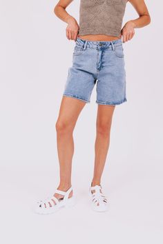 Rock your style with the Never Be Me Shorts! These stretchy, high waist Bermuda mom shorts are versatile and comfortable. Never settle for anything less than the best in these must-have bottoms. Details Stretchy High waist Bermuda mom shorts Sizing Approximate measurements: SIZE LENGTH/INSEAM WAIST Small 16/6.5" 28" Medium 17/7" 32" Large 17/7" 34" XLarge 18/7.5" 36" Fabric has some stretchModel is 5’8 wearing small Material 87% Cotton 12% PolyesterHand wash coldHang to dry Summer Jeans With Built-in Shorts, Trendy Relaxed Fit High-waisted Shorts, Casual Stretch Cutoff Shorts, Trendy Relaxed Fit Knee-length Jean Shorts, Casual Stretch High-waisted Jean Shorts, Summer Jean Shorts With Built-in Liner, Trendy Stretch Jean Shorts With Built-in Shorts, High Rise Light Wash Jean Shorts With Built-in Shorts, Summer High Rise Relaxed Fit Shorts