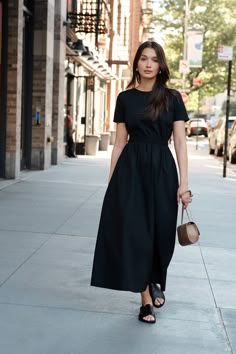 Fall Dress Outfit, Black Dress Outfits, 2024 Style, Minimalist Dresses, Black White Dress, Summer Dress Outfits, Black Midi, Summer Clothing, Tall Women