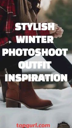 Senior Pictures In Winter, Cute Christmas Outfits Aesthetic, Sweater Photoshoot Picture Ideas, Winter Picture Outfits, Winter Photoshoot Outfits, Winter Photoshoot Ideas, Photoshoot Outfit Inspiration, Velvet Loungewear, Christmas Outfit Aesthetic