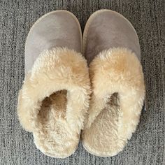 Ladies Scuff Slipper In Cream And Gray Nwt. This Scuff Is Made With A Suede Upper, Is Lined With Premium Faux Fur, And Features A Faux Fur Collar. Stylish And Soft! You Can Easily Where Them Inside And Outside Due To The Sturdy Outsole. L = Size 7.5-8.5 Ladys Slipper Ring, Comfortable Gray Winter Slippers, Beige Synthetic Indoor Slippers, Beige Synthetic Slippers With Round Toe, Cozy Gray Slippers With Round Toe, Gray Synthetic Slippers With Textured Footbed, Gray Synthetic Flat Slippers, Gray Synthetic Slippers With Cushioned Footbed, Gray Winter Slippers With Textured Footbed