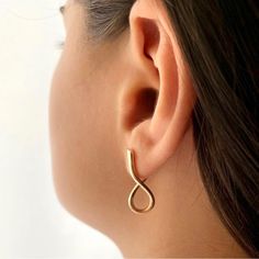 It Is Very Light Because The Best Quality Material Is Used In Our Products. It’s Elegant Appearance Is Made By Jewelry. Condition: Brand New *Color: Gold *Size; Os *18k Gold Plated Has Rhodium Finish For Extra Shine And Also Extra Protection *Quantity: One Pair *100 % Lead And Nickel Free *100 % Hypoallergenic *Will Not Tarnish Or Fade Important Tips For Long-Lasting Jewelry: - Keep Jewelry Away From Krem,Perfume Etc - Do Not Sleep With Your Jewelry And Do Not Wear Your Jewelry In Activities Tha Elegant Spiral Hoop Earrings For Gift, Elegant Spiral Hoop Earrings As Gift, Modern Tarnish Resistant Earrings For Gift, Modern Twist Tarnish Resistant Earrings For Gifts, Modern Twist Tarnish-resistant Earrings As Gift, Gold Plated Spiral Earrings As Gift, Gold-plated Spiral Earrings For Gift, Gold Plated Spiral Earrings For Gift, Modern Twist Teardrop Earrings Gift