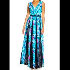 Brand New With Tags Lilly Pulitzer Janette Maxi Dress Size 00 Maldives Hype It Up Beautiful Details Blue Floral Print Maxi Dress For Evening, Blue Floral Print Gala Dress, Blue Floral Print Dress For Gala, Blue Floral Print Maxi Dress For Cocktail, Lilly Pulitzer Dress, Maldives, Lilly Pulitzer, Blue Green, Maxi Dress