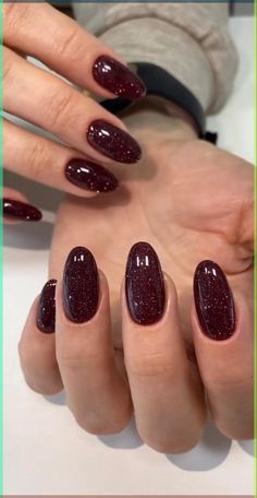 short red nails for christmas Red Nails For Christmas, Short Winter Nails, Nail Ideas Winter, Short Christmas Nails, Nails For 2023, Christmas Nails Designs, Short Almond Shaped Nails, Short Red Nails, Almond Shaped Nails Designs