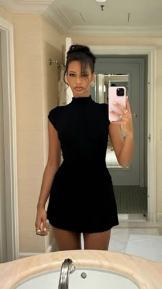 Chic Birthday Dinner Outfit, Fancy Black Outfit Classy, Fancy Dresses For Date Night, Classy Going Out Dress, Sophisticated Party Outfit, All Black Outfit Dressy Classy, Cream Dress With Black Tights, Vday Date Night Outfit, Fancy All Black Outfits Women