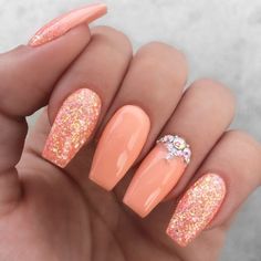 Girly peach glitter rhinestone nails. Are you looking for peach acrylic nails design? See our collection full of peach acrylic nails designs and get inspired! Peach Acrylic Nails, Fall Wedding Nails, Classy Nail Art, Peach Nails, Nagellack Trends, Awesome Nails, Colored Acrylic Nails, Nail Art Wedding, Ballerina Nails