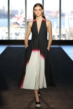 Narciso Rodriguez Fall 2019 Ready-to-Wear Fashion Show Collection: See the complete Narciso Rodriguez Fall 2019 Ready-to-Wear collection. Look 8 Winter Typ, 2017 Fashion Trends, New York Fashion Week, Casual Dresses For Women, Autumn Winter Fashion, Runway Fashion