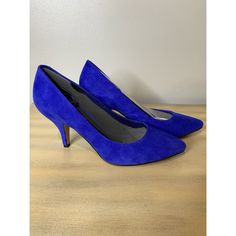 Nwt Aldo Bonomi Royal Blue Womens Shoes Heels Sz 8.5 39 Suede Leather Fitted Blue Low Heel Heels, Blue Court Shoes With Medium Width And Round Toe, Chic Blue Court Shoes With Round Toe, Blue Low Heel Court Shoes For Workwear, Blue Pointed Toe Heels For Work, Blue High Heel Heels For Workwear, Blue High Heels For Work, Blue Medium Width Heels For Office, Blue Almond Toe Heels For Work