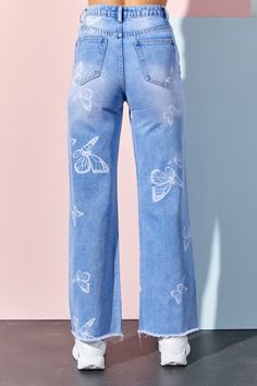 Our hearts are a flutter with these fun jeans! Butterfly Print Jeans Wide Leg High Waisted Raw Edge Hem Cotton Color - Medium Wash Casual Butterfly Print Bottoms For Summer, Casual Summer Bottoms With Butterfly Print, Trendy Cotton Bottoms With Butterfly Print, Trendy Butterfly Print Bottoms For Spring, Trendy Spring Butterfly Print Bottoms, Summer Cotton Bottoms With Butterfly Print, Embroidered Jeans Outfit, Jeans Butterfly, Tour Costumes