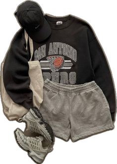 Casual Gray Sweatshirt For Sports Season, Casual Gray Sweatshirt For Sports Events, Casual Letter Print Sweats For Sports, Casual Sports Sweats With Letter Print, Casual Sports T-shirt For Winter, Casual Winter Sports T-shirt, Casual Sweats With Letter Print For Sports, Casual Black Sweats For College, Casual Graphic Print Sweatshirt For Loungewear