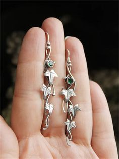 Vintage Leaves Rhinestone Studded Earrings