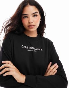 Kapuzenpullover & Sweatshirts von Calvin Klein Jeans Kleidung für spontane Unternehmungen Markentypisches Design Rundhalsausschnitt Langärmlig Normale Passform Flip Flop Boots, Black Dress Prom, Jeans Logo, Logo Sweatshirt, Women Hoodies Sweatshirts, Cargo Trousers, Curves Workout, Petite Maternity, Dress Trousers