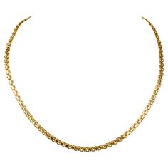 18-carats yellow gold chain with double solid chain and alternating forced mesh to create a unique and elegant design. This chain can be worn on any occasion, whether for a formal evening or a casual day. Weight: 14.3 gr. Dimensions: 38cm x 0.3cm x 0.1cm Gold mark on the jewel. Status: As new Jewel delivered in a luxurious box with a certificate of authenticity. Evening Gold Chain Link Necklace, Formal Box Chain Link Necklace, Formal Gold Oval Link Chain Necklace, Gold Chain Link Necklace For Formal Occasions, Elegant Formal Box Chain Necklace, Yellow Gold Double Chain Link Necklace, Yellow Gold Oval Link Double Chain Necklace, Yellow Gold Double Chain Necklace With Oval Links, Yellow Gold Cable Chain Necklace For Wedding