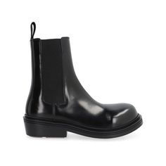 - Composition: 100% calf leather - Inner: 100% Leather - Insole: 100% Leather - Sole: 100% Rubber - pull tab at the rear - Round toe - Elasticated side inserts - Made in Italy - Black Boots Women, Suede Ankle Boots, Womens Boots Ankle, Pull Tab, Black Ankle Boots, Manolo Blahnik, Leather Heels, Bottega Veneta, High Heel Shoes