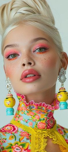 Glam Rock Makeup, Photographic Makeup, High Fashion Makeup, Awkward Family Photos, Face Paint Makeup, Makeup Package, Grooming Tips, The Royals, Beauty Tricks