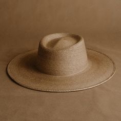 "From palm straw to a fashionable work of art, the Huatulco summer hat will make you shine this summer. This is a premium sun hat for the stylish woman with class. The wide rims and high-quality reed give it a premium look. Easily combine this beige summer hat with summer outfits. * Handmade in México * Made from natural materials * 5-star rated model * Etsy's pick: selected by Etsy's style and trend editors SIZE: MEDIUM Medium (M) = head circumference of 56 - 58.5cm HOW DO I KNOW MY SIZE Discov Woven Boater Hat With Curved Brim In Toquilla Straw, Wide Brim Woven Toquilla Straw Boater Hat, Woven Toquilla Straw Boater Hat With Curved Brim, Wide Brim Woven Boater Hat In Toquilla Straw, Handwoven Toquilla Straw Boater Hat With Curved Brim, Chic Handwoven Panama Hat With Flat Brim, Fitted Flat Crown Panama Hat For Beach, Handwoven Adjustable Boater Hat With Flat Brim, Adjustable Handwoven Boater Hat With Flat Brim