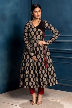 Black anagarakha with all-over hand block print floral motifs and side-tasselled dori detail. Comes with a pant. - Aza Fashions Traditional V-neck Fitted Kurta, Fitted V-neck Kurta For Navratri, Chanderi Long Sleeve Anarkali Set With Block Print, Long Sleeve Chanderi Anarkali Set With Block Print, Anarkali Kurta For Fall Festive Occasions, Festive Fall Anarkali Kurta, Festive Black V-neck Sets, Black Long Sleeve Kurta With Block Print, Traditional Cotton Sets For Fall