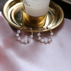 Add a touch of elegance to any outfit with these stunning pearl hoop earrings, featuring natural baroque pearls in an exquisite ivory-to-pink hue. Their gentle, shimmering luster brings a radiant, classy look, while the 14K gold-plated parts add a dainty and shiny touch. These real pearl earrings are lightweight and comfortable, making them perfect for everyday wear or as art deco bride accessories. Whether you're dressing up for a party, wedding, graduation ceremony, or just want a sophisticate Art Deco Bride, Real Pearl Earrings, Pearl Bridal Jewelry, White Pearl Earring, Bride Accessories, Gold Pearl Earrings, Graduation Ceremony, Pearl Hoop Earrings, Real Pearls