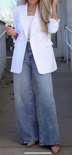 Wide Leg Blazer Outfit, How To Style White Wide Leg Jeans, Olivia Dunne, Coachella Outfits, Business Casual Outfits For Work, Two Friends, Fall Outfit Ideas