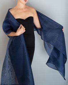 A very elegant large organza shawl for your wedding party or evening dress. Made of luxury organza. The wrap has 2 arm holes to keep the wrap in place. Color: navy blue Size : 220 cm x 60 cm You can use it as a wrap, shawl or stola. WE have matching bags in our Etsy Shop! WE accept credit cards! Silk Shawl Wedding, Evening Shawl Wrap, Ball Attire, Organza Shawl, Midnight Blue Wedding, Navy Evening Dresses, Wedding Guess, Bridesmaid Wrap, Blue Slip Dress