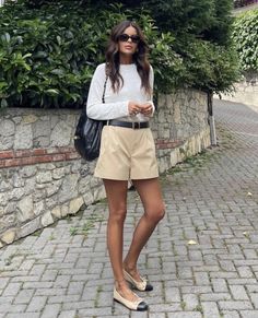 flat shoes, shoe outfits, ballet flat outfits, shoe style, shoe outfits casual, shoes aesthetic, chanel, ballet flat shoes Ballet Flat Outfits, Flats Outfit Summer, Flat Outfits, Chic Ballet Flats, French Outfits, Summer Minimal, Riviera Style