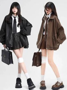 ❤︎Maylard Retro Loose Leather Jacket❤︎

⚠Please allow 2-3 weeks for️products to be shipped Cute Clothes Reference, Trending Clothes 2024 Fall, Clothes For Warm Undertone Skin, Dark Academia Streetwear, Holding A Purse Reference, Pose Reference Ideas Drawing, Outfit Ideas With Coat, Retro School Aesthetic, American Retro Style