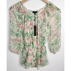 Talbots Women's Sz. 4 Silk Pink & Green Waist Tie 3/4 Sleeve Blouse Nwt This Blouse Ties In The Back And Has A Pink Cami Made Of 100% Silk Flat Lay Measurements: Pit To Pit - 19 In. / Length - 25 In. Features: Silk Blouse Size: Womens 4 Condition: New With Tags Brand New With The Tags. Smoke Free, Pet Free Home. Green Half Sleeve Tops For Spring, Pink Half Sleeve Summer Blouse, Pink Half Sleeve Blouse For Summer, Pink Floral Print Half Sleeve Blouse, Green Half-sleeve Blouse For Spring, Green 3/4 Sleeve Top For Day Out, Green Half Sleeve Blouse For Spring, Green Top With 3/4 Sleeves For Day Out, Pink Half Sleeve Blouse With Floral Print