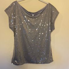 Women’s Express Sequin Top. Fully Lined. Size Small. Nwt Perfect For A Concert, Party Of Holiday Event! Shimmer Blouse, Concert Party, Floral Lace Tops, Satin Short, Peplum Styles, Ribbed Knit Top, White Floral Dress, Leopard Print Blouse, Sequin Top