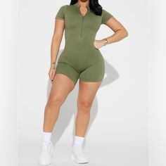 Olive Seamless Romper Brand New Great Stretch Short Sleeve Mock Neck Short Hidden Front Zipper Size Is (M/L) Style For Short Women, Active Romper, Fashion Designer Aesthetics, Olive Fashion, Fashion Nova Outfits, Outfit Layout, Long Romper, Potato Casserole, Cute Swag Outfits