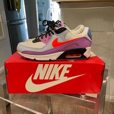 Size 5 Preowned And In Great Condition Worn Maybe Twice Shoes Nike Women, Shoes Nike, Womens Shoes Sneakers, Air Max, Nike Shoes, Nike Women, Shoes Sneakers, Color White, Women Shoes