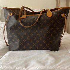 Authentic Used Lv Neverfull, Older Version, Very Well Taken Care Of But Inside Shows Lots Of Loving Use Previously Used As Daily Work Bag Outside Hardly Any Use Marks Minus Slight Scratches Shown And Straps Shoes Aged Leather True To Lv Fashion Cleaning Inside Louis Vuitton Bags, Lv Neverfull Pm, Neverfull Louis Vuitton, Lv Tote, Lv Neverfull, Lv Fashion, Louis Vuitton Neverfull Mm, Neverfull Mm, Strap Shoes