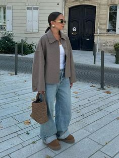 Outfit Ideas Coat, Beige Long Jacket Outfit, Winter Office Attire Women, How To Style A Vest Jacket, Fall Casual Dinner Outfits Women, Fall Fit Plus Size, Autumn Colorful Outfits, Snow Fits For Women, Paris Winter Fashion Cold Weather