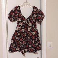 Dress Is A Women's Size Large Forever 21 Cotton Mini Dress, Forever 21 Floral Print Mini Dress For Day Out, Forever 21 Black Dress, Mini Gold Dress, Cute Black Dress, Sheer Maxi Dress, High Neck Mini Dress, Forever 21 Black Floral Print Dress, Forever 21 Floral Print Beach Mini Dress