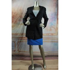 $3700 New With Tags Akris Stylish Black Long Light Wool Jacket Coat 38 / 8 It Is A Stylish And Runway Chic Authentic Akris Jacket That Is Completely 2die4! It Retails For $3,700.00, Is Brand New With Its Bergdorf Goodman Department Store Tag, Is Made In Switzerland, And Is Guaranteed Authentic! Color : Black Fabric : 99% Wool, 1% Nylon / 100% Viscose Style : Longer Hem, Front Inner Snap Button Closure, Two Front Pockets, Slits On The Cuffs, Longer Hem In The Front, Padded In The Shoulders, Lined Elegant Winter Business Skirt Suit, Elegant Winter Career Skirt Suit, Elegant Winter Skirt Suit For Business, Elegant Business Skirt Suit For Winter, Elegant Black Single Breasted Skirt Suit, Elegant Black Single-breasted Skirt Suit, Luxury Fitted Skirt Suit For Business, Black Fall Business Skirt Suit, Black Fall Skirt Suit For Business