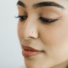 Crescent Stud Nose Ring - Nominal Nose Piercing Stud Classy, Moon Nose Piercing, Gold Nose Pin Design, Nose Pin Gold, Simple Nose Ring, Moon Nose Ring, Ring Nose Pin, Stud Aesthetic, Cute Nose Rings