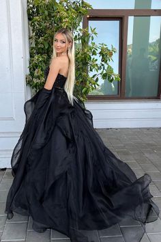 Prom Dress Black, Corset Dress Prom, Black Prom Dress, Black Prom, Ball Gowns Evening, Maxi Dress Prom, Beaded Bodice, Sophisticated Dress, Floor Length Gown