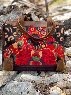 Willow Handbag – Gypsy Pearl Tx Totes Ideas, Kilim Bag, Carpet Bag, Hemp Fabric, Leather Accents, Travel Set, Fabric Bags, Fashion Fabric, Arm Candy