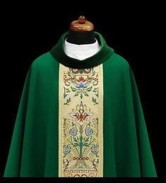 Brand new Chasuble and matching stole. . Fabric is damask very light. Total length 130 cm Privat auction The Cross Of Christ, Mary And Jesus, Damask, Poland, Auction, Display Homes, Pet Supplies, Purses And Bags, Brand New