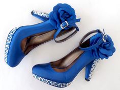 Classic blue bridal shoes with Flowers and Rhinestones, all the bling you need on your big day!  #rhinestoneshoes #weddingshoes #blingshoes #classicblue #blueweddingshoes #bridalshoes Classic Blue Wedding, Blue Bridal Shoes, Shoe Image, Blue Wedding Shoes, Blue Wedding Inspiration, Flower Shoes, Royal Blue Wedding, Something Blue Wedding, Rhinestone Shoes