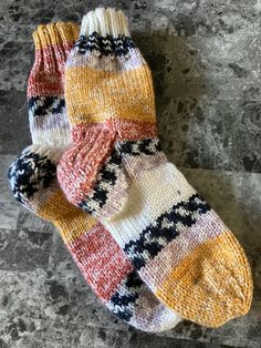 Womens' socks, acrylic yarn, made in home with dog and cat Cozy Warm Acrylic Socks, Comfortable Warm Socks, One Size, Comfortable Warm Socks One Size, Warm Comfortable Socks One Size, Warm Comfortable One Size Socks, Casual One Size Acrylic Socks, Casual Multicolor One Size Socks, Casual Multicolor One-size Socks, Hand Knitted Comfortable Yarn Socks