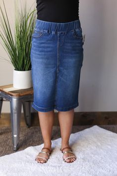 Elastic Waist Denim Skirt Womens Shop Classy Closet Boutique Hull IA Apostolic Fashion Summer, Modest Denim Skirts, Apostolic Outfit, French Capsule Wardrobe, Rock Valley, Casual Denim Skirt, 60 Outfits, Classy Closets, Denim Skirts Knee Length