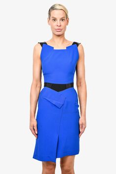 Roland Mouret Blue/Black Midi Dress. Sleeveless. Square neckline. Side zip closure. Lined. Tonal stitching. Size: 4Model's Height: 6'0"Condition: This item is in good pre-loved condition with no major flaws. Like all our products, we guarantee this item to be authentic. Click here to see our returns policyMine & Yours is not affiliated with this brand. We guarantee this is an authentic item and is a registered trademark of this brand. Sleeveless Blue Dress With Back Zipper, Blue Sleeveless Dress With Back Zipper, Blue Fitted Sleeveless Formal Dress, Blue Fitted Sleeveless Sheath Dress, Formal Fitted Blue Sleeveless Dress, Blue Fitted Sheath Sleeveless Dress, Blue Fitted Sleeveless Dress For Evening, Blue Fitted Sleeveless Midi Dress, Blue Workwear Dress With Back Zipper