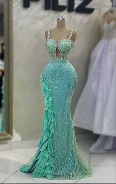 Award Outfits, Reception Wedding Dress, Teal Prom Dresses, Prom Dress Inspo, Kids Dress Collection, Wedding Reception Dress, Designer Evening Gowns, Elegant Prom Dresses, Wedding Dress Train