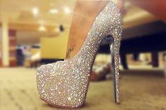 Pinterest @nevenkadats Instagram @venkynizzle Sparkly Heels, Beautiful Heels, Cute Heels